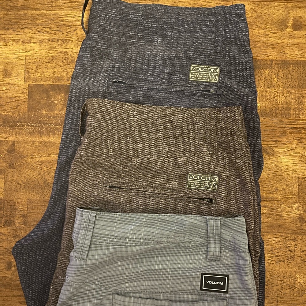 VOLCOM Stretch Shorts